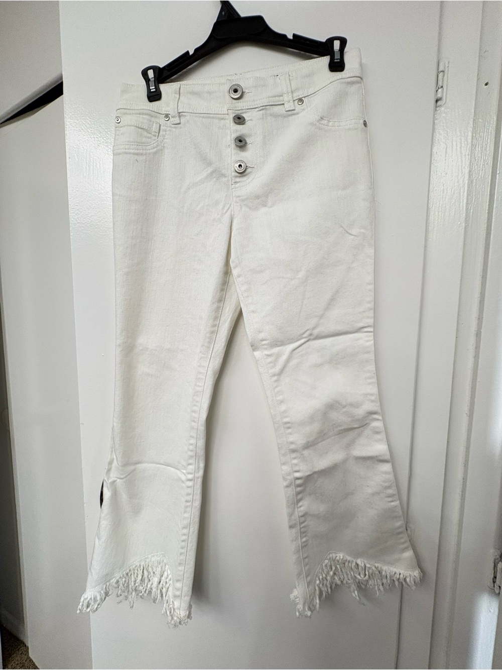 High-Rise White Flared Jeans with Frayed Hem